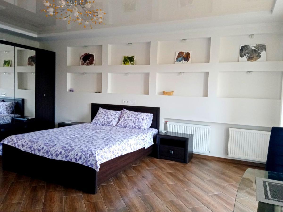1-room Studio center Cherkasy Exterior foto